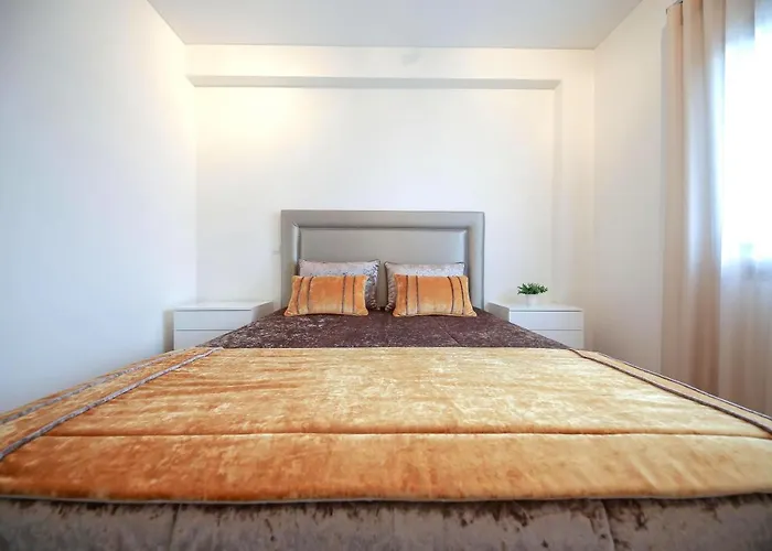 Lusitano شقة نازاريه