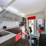 Lusitano Apartamento *