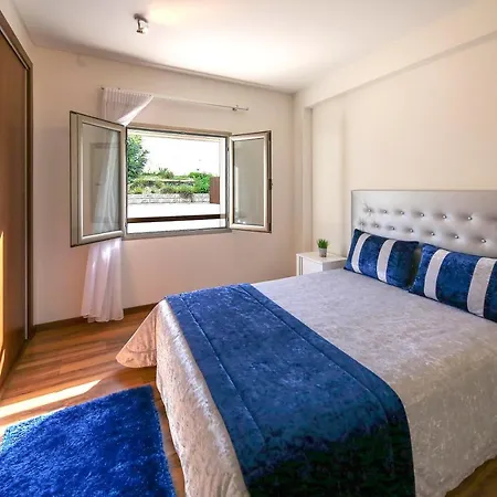 Lusitano דירה נאזרה